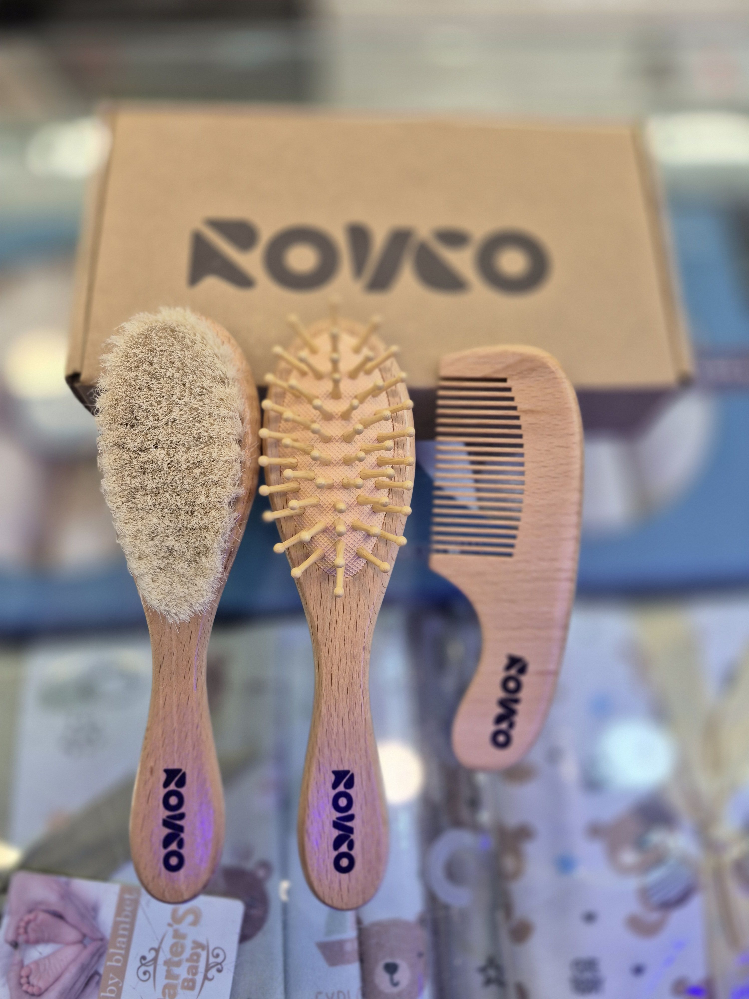 ست ۳تیکه شانه وبرس جعبه ای چوبی نوزادی برند روکو rovco