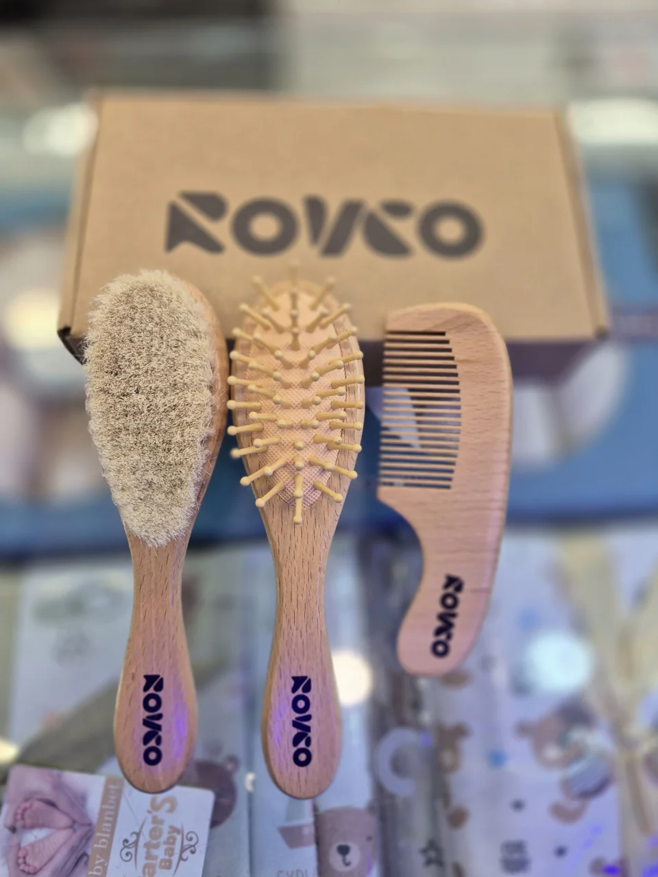 ست ۳تیکه شانه وبرس جعبه ای چوبی نوزادی برند روکو rovco